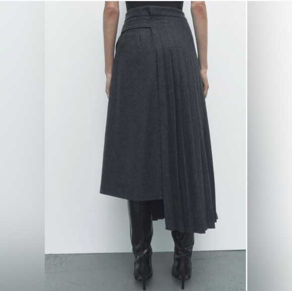 Zara NWTs Asymmetric Box Pleat Skirt Limited Edition - Picture 3 of 8